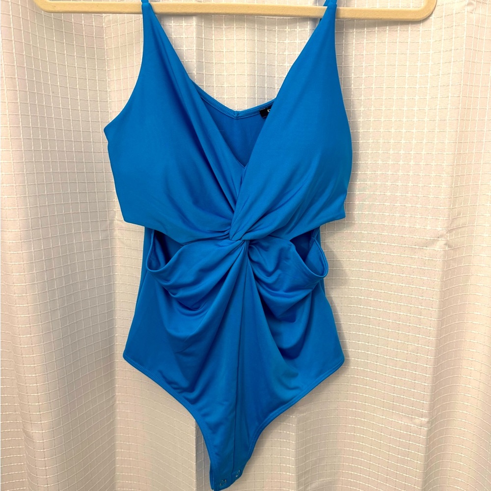 Express Body Contour Twist Front Bodysuit